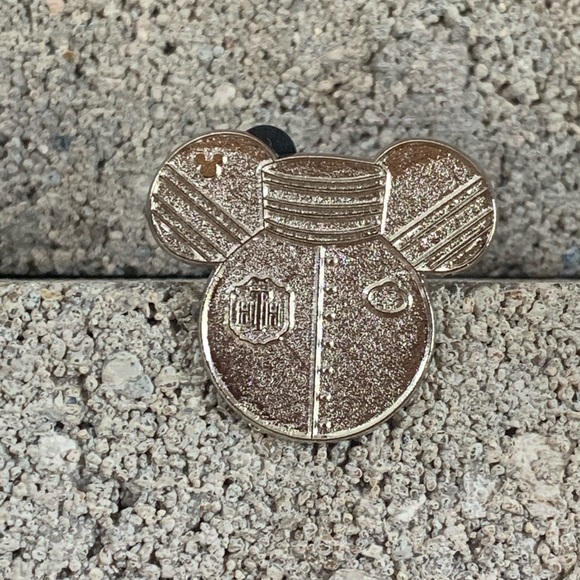 Disney Trading Pins - Picture 4 of 8